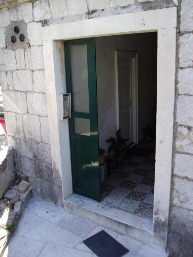 Studio Apartment Sretna Split Eksteriør billede