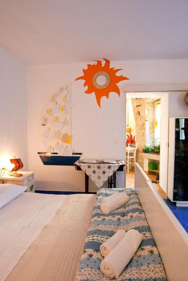 Studio Apartment Sretna Split Eksteriør billede