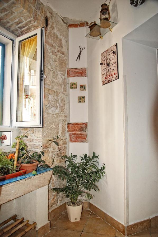 Studio Apartment Sretna Split Eksteriør billede