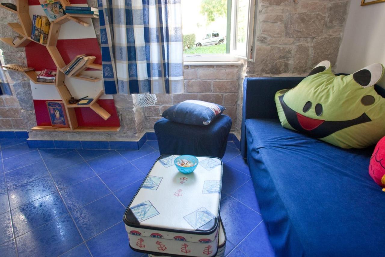 Studio Apartment Sretna Split Eksteriør billede